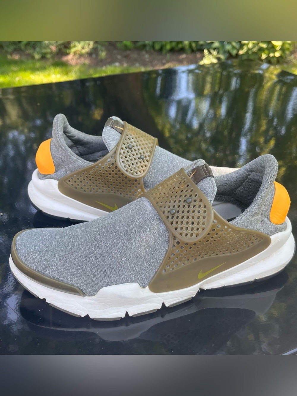 Nike Sock Dart SE Dark Loden Gold Leaf Sneakers size 8